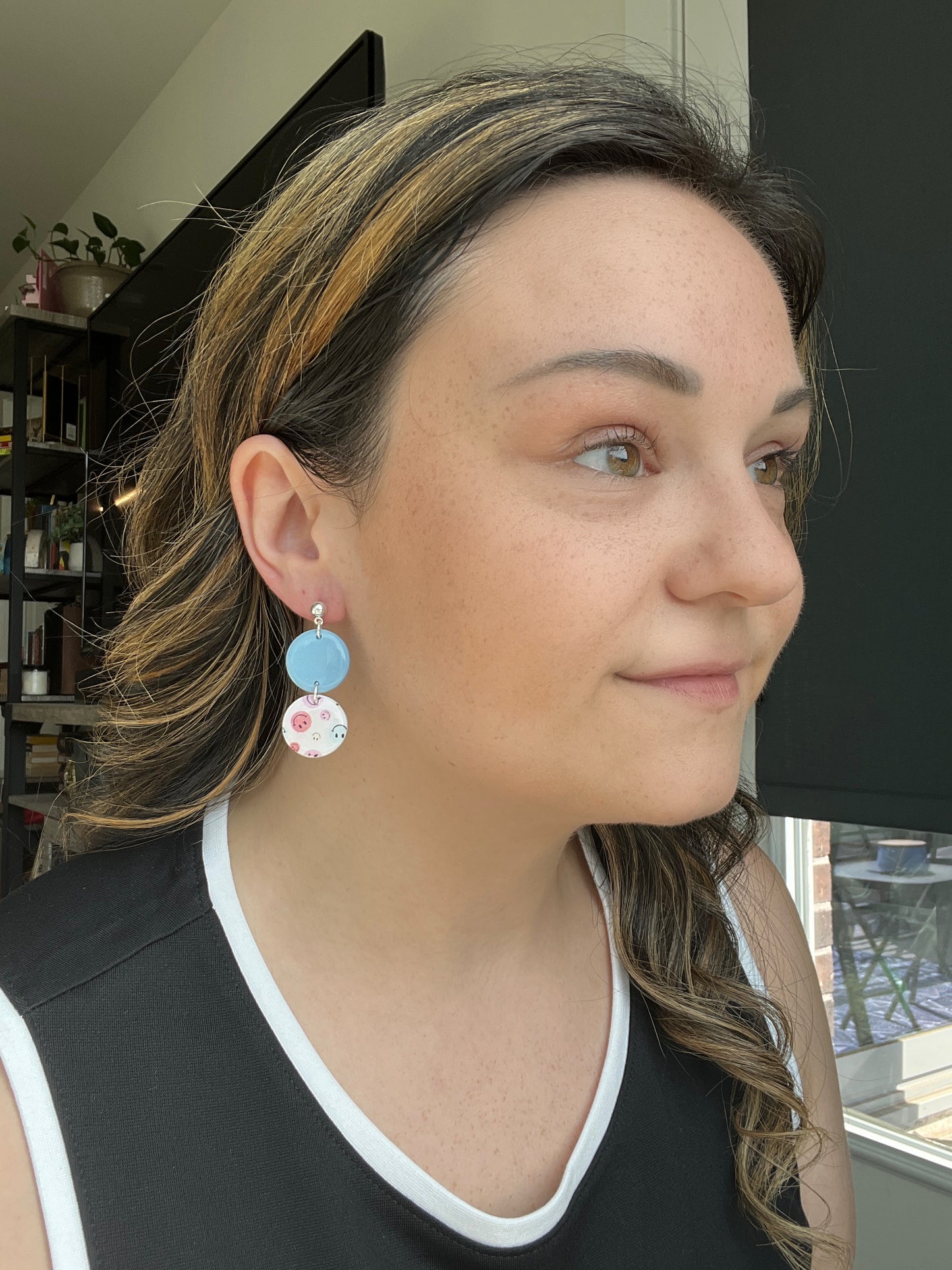 Smiley Face Circle Dangles (Shimmer)