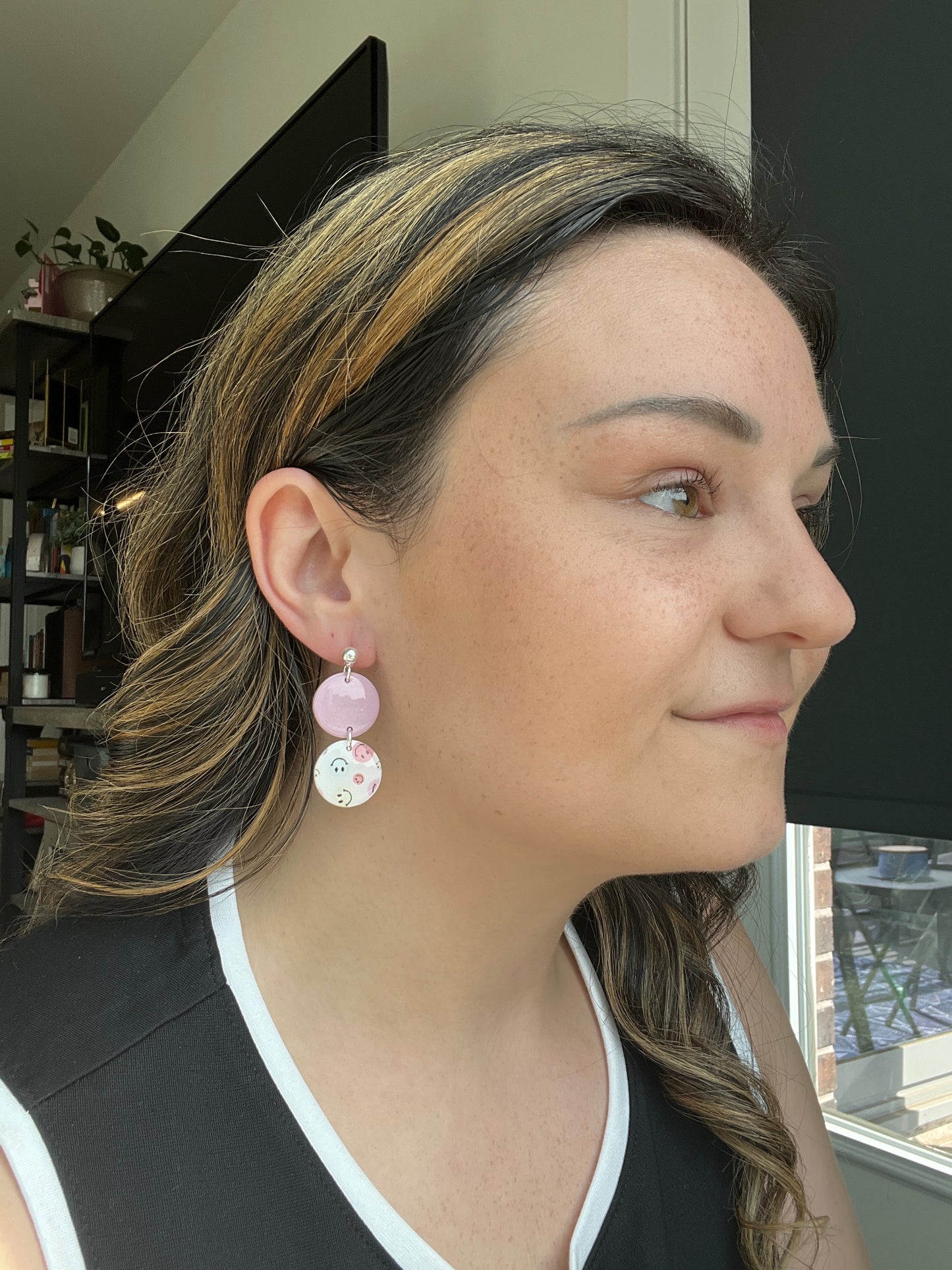Smiley Face Circle Dangles (Shimmer)