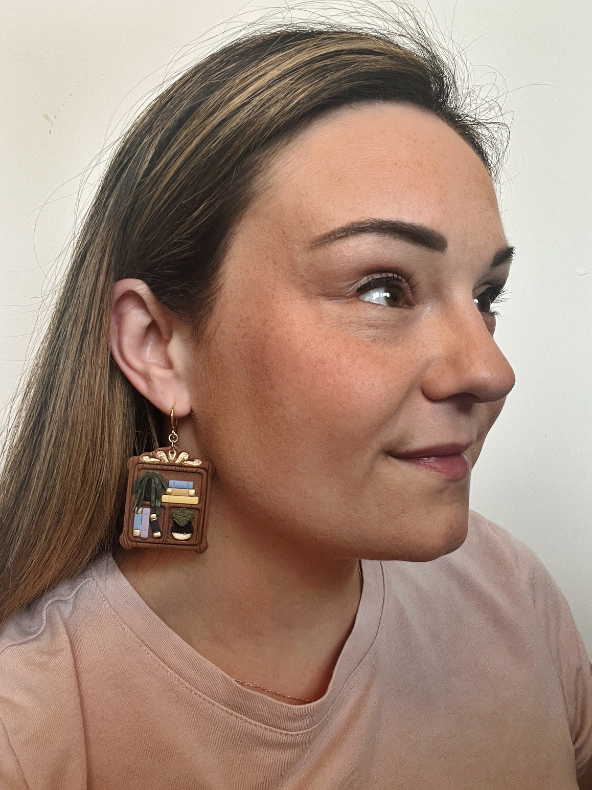 Bookshelf Earrings (2 color options)